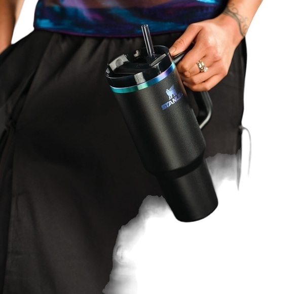 Stanley 40 oz. Quencher H2.0 FlowState Tumbler Black Chroma Water Cup Bottle NEW - Picture 5 of 8